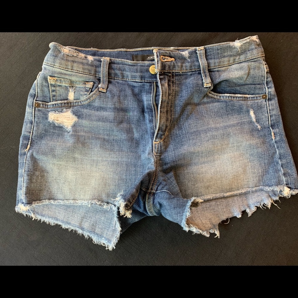 Women’s Joe’s Jeans Denim Cutoff Shorts, Size 28. Like new, light distressing.
